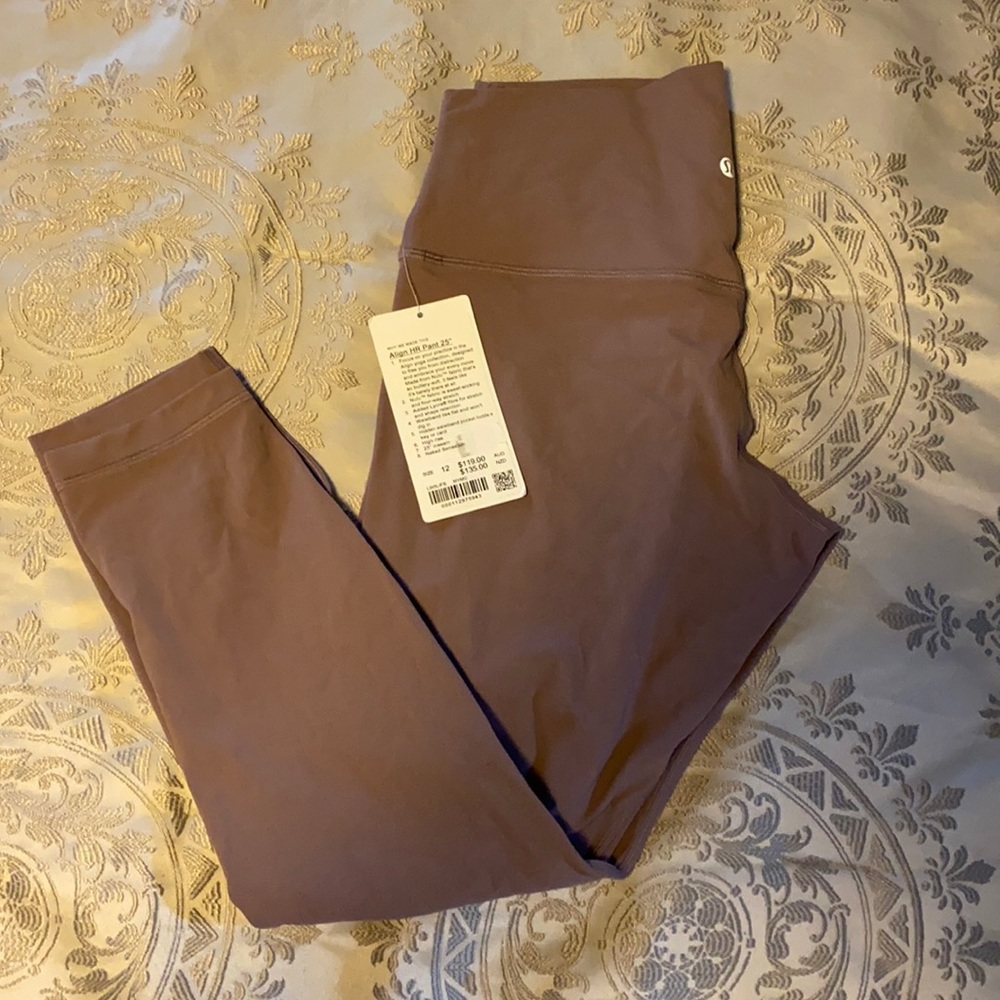 NWT lululemon 25” aligns sz 12 MYMC